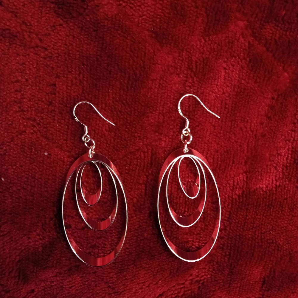💜3 tear drop earrings